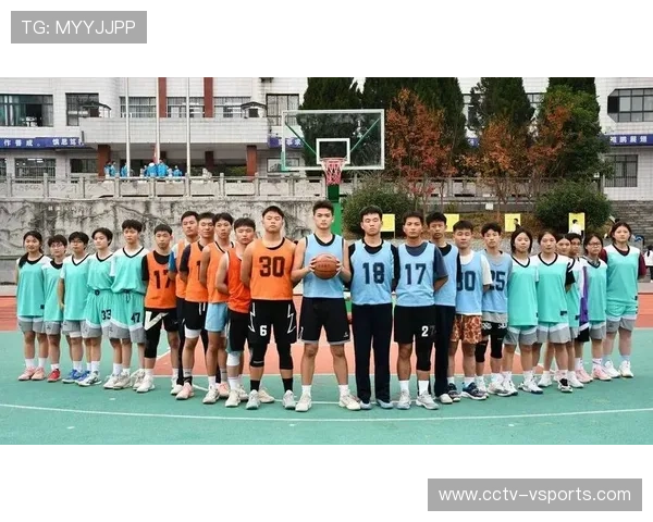 球迷周华华视角下的青BA：城市青春活力与篮球文化融合